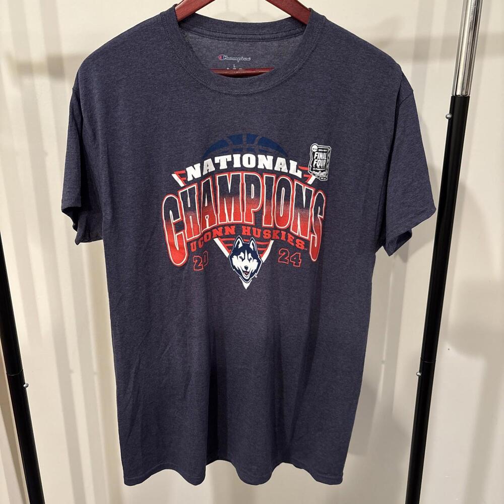 UConn Huskies 2024 NCAA National Champions T-shirt L